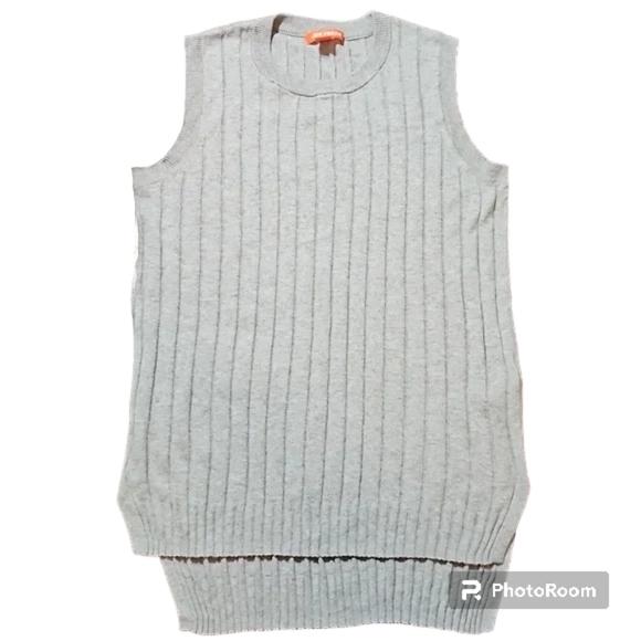 3/$20-Grey Ribbed Knit Sleeveless Vest Top, XS - Picture 1 of 10